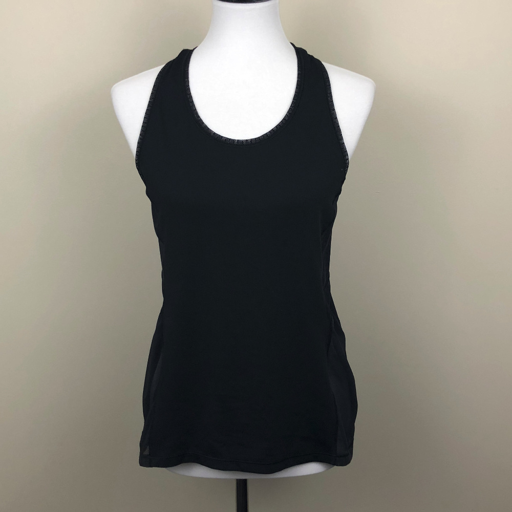 VS Workout Tank in Size Medium